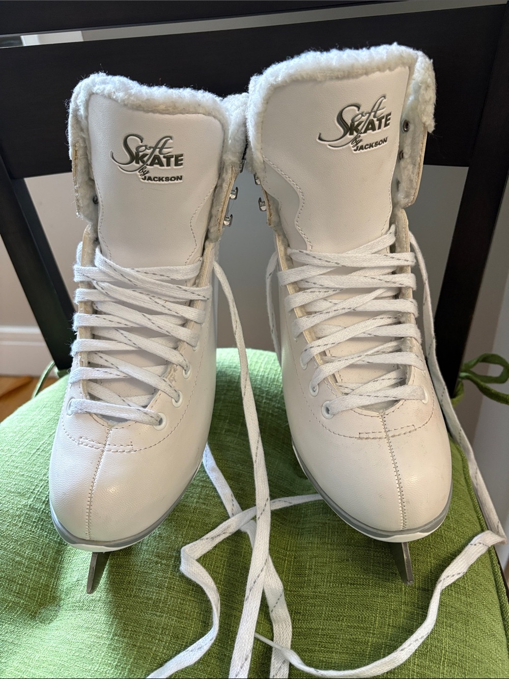 Ice Skates “soft skate by Jackson” - Size 6